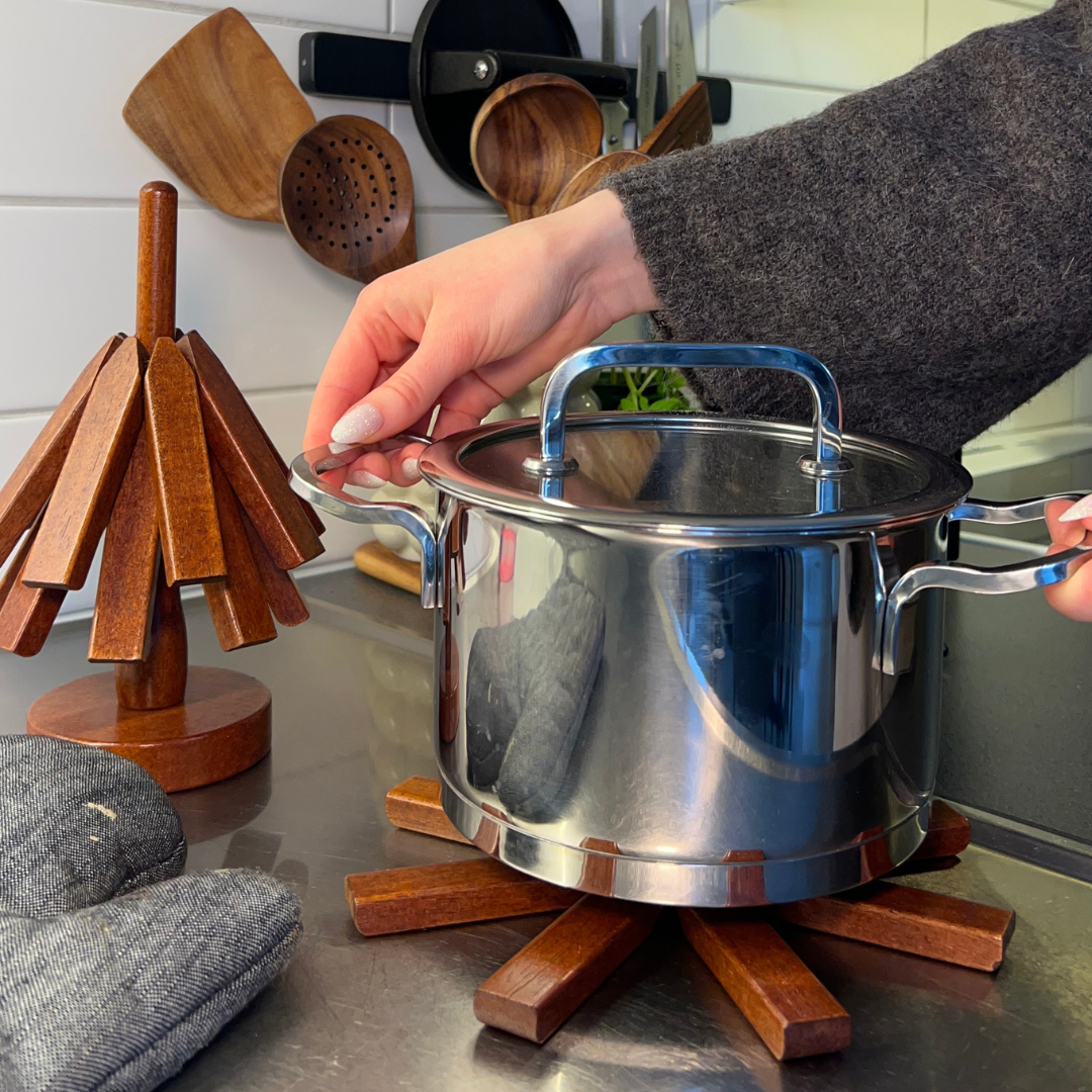 Hälsa Trä™ Pot Tree – Scandinavian Designed Trivet
